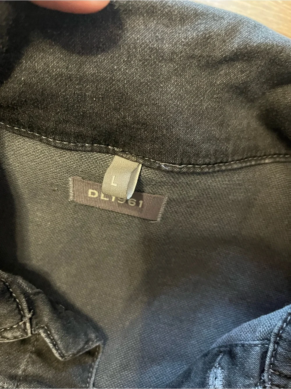 DL1961 men’s size